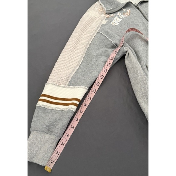 Gimmicks by BKE Pullover Sweater Womens Small Gray 1/4 Zip Beaded Shoulder Boho - Picture 5 of 12